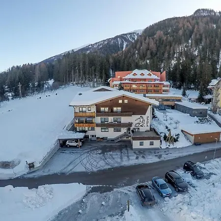 Olympia Privathotel Garni בית הארחה